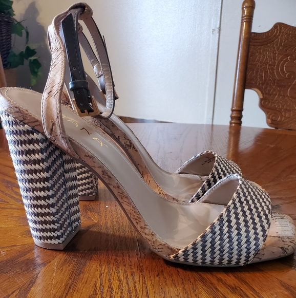 Heels - Picture 1 of 4